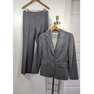 Tahari Arthur S. Levine Pant Suit Womens Size 10 Pinstripe Career Office Blazer
